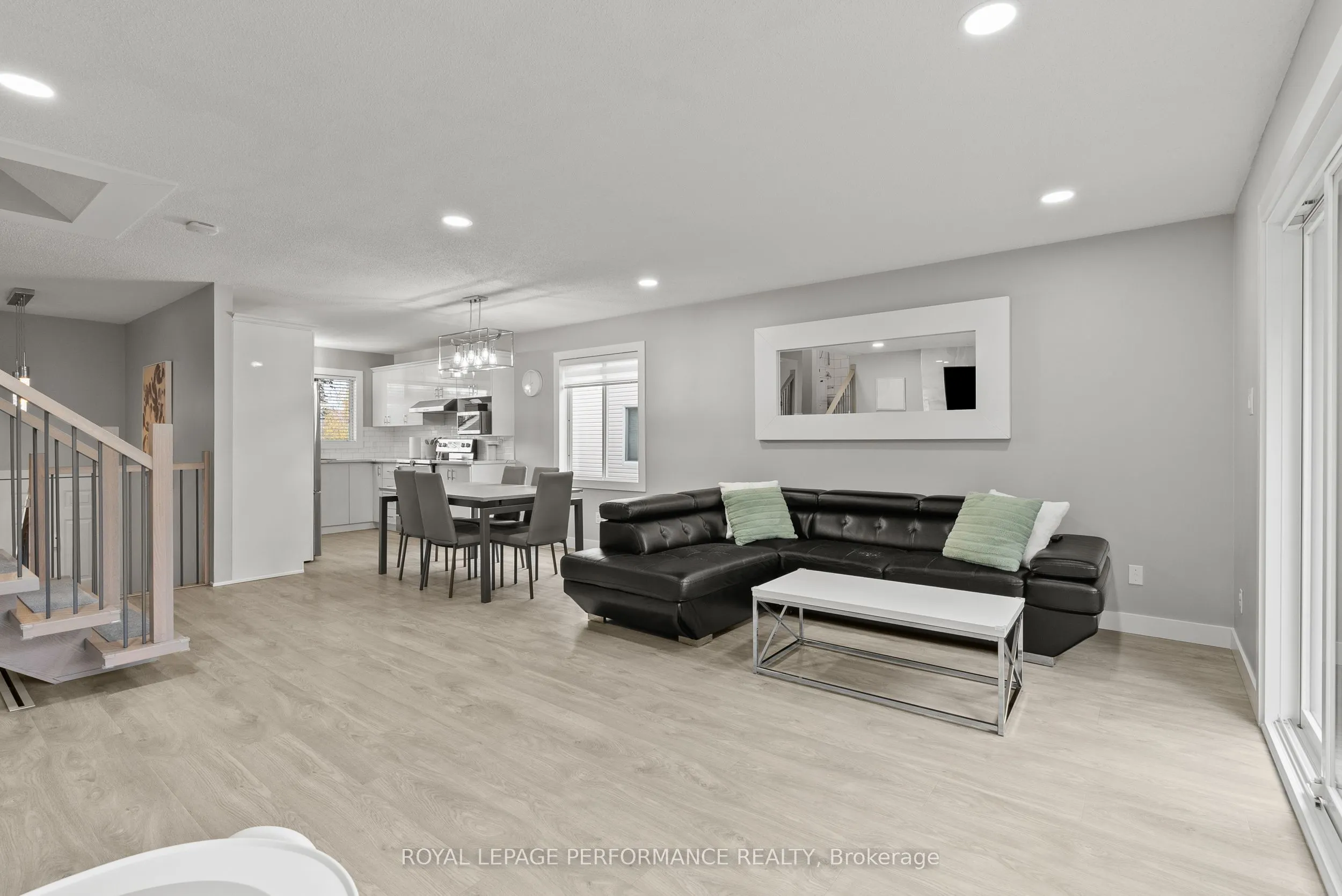 699 Payer Street