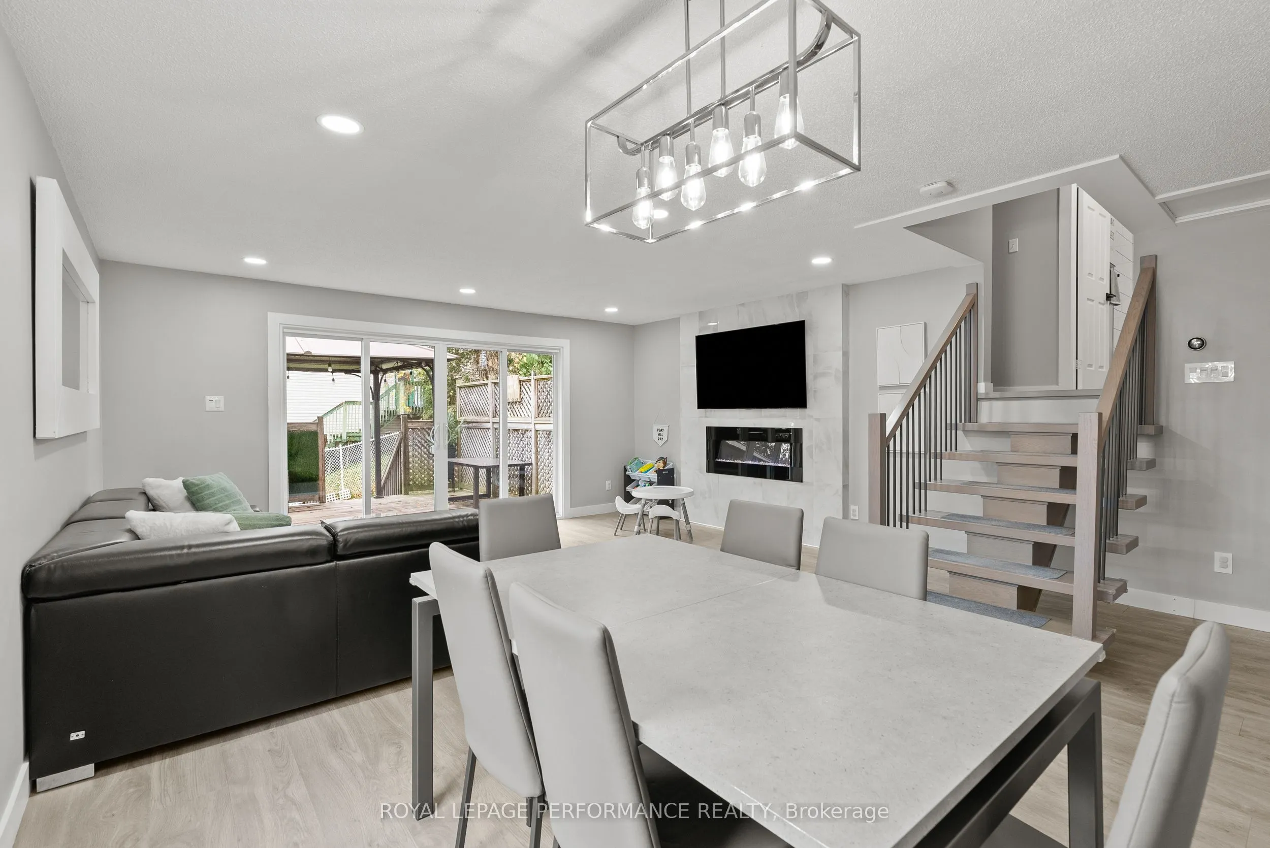 699 Payer Street