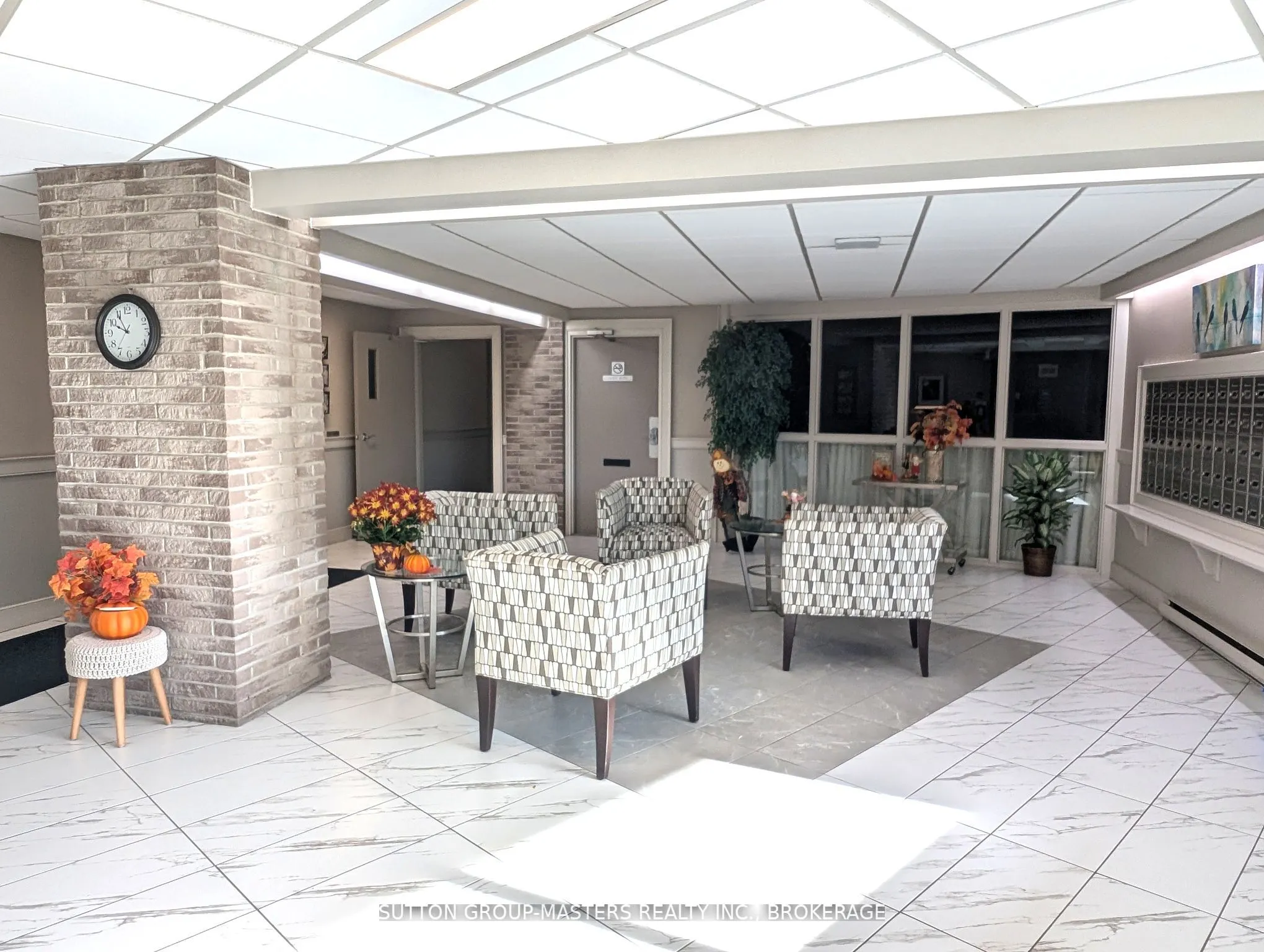 334 Queen Mary Road, #404