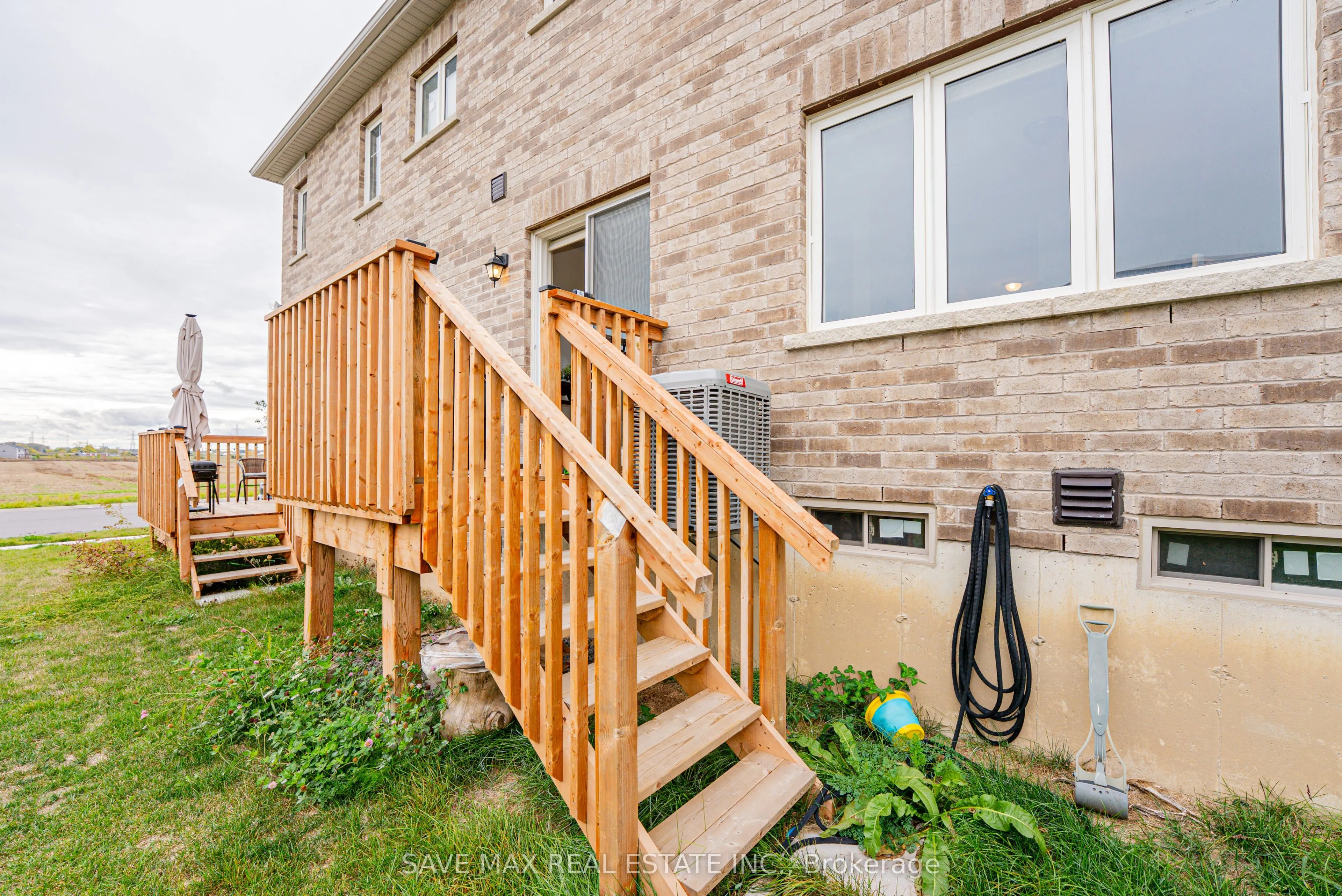 136 Sapphire Way W