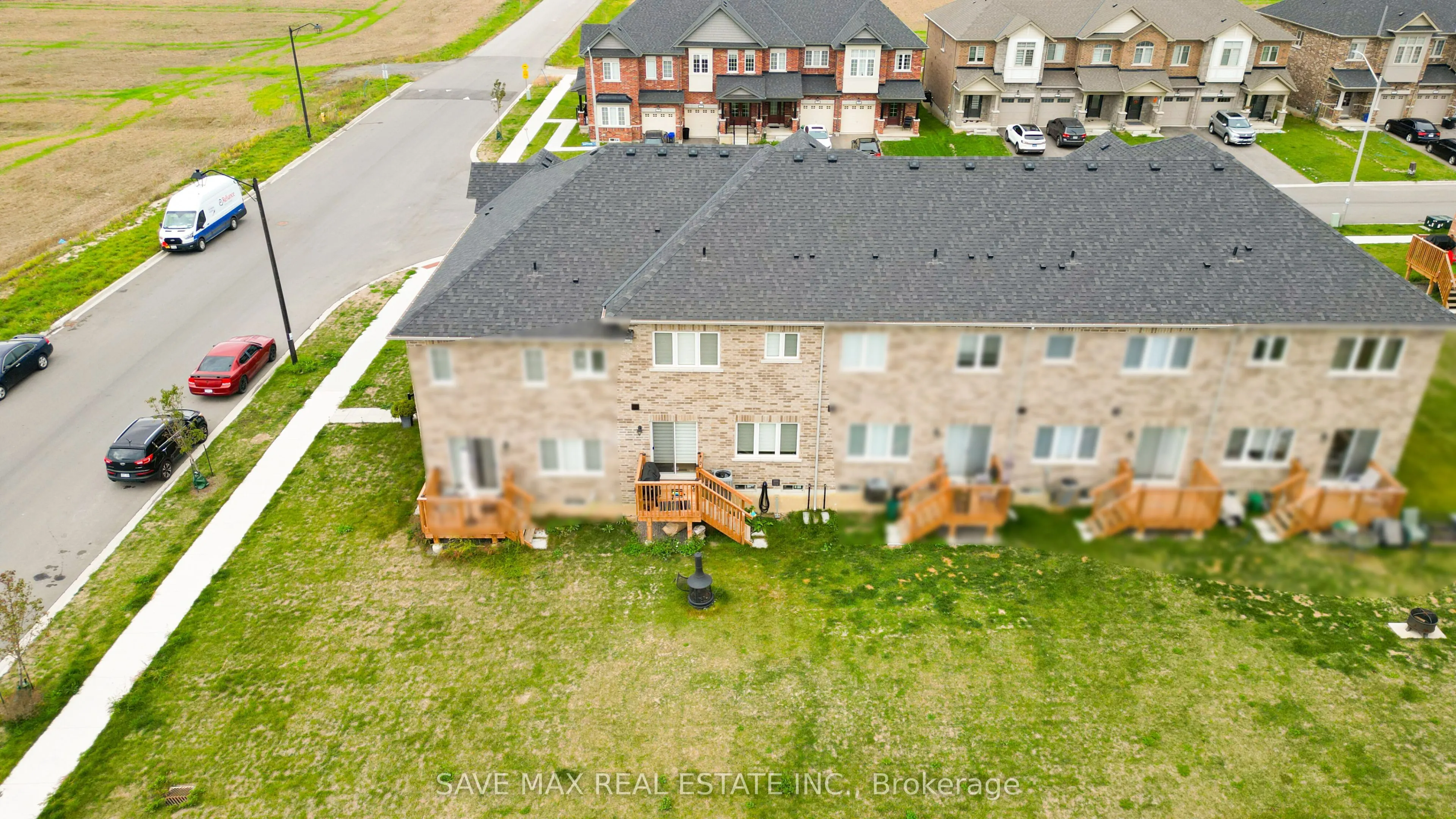 136 Sapphire Way W