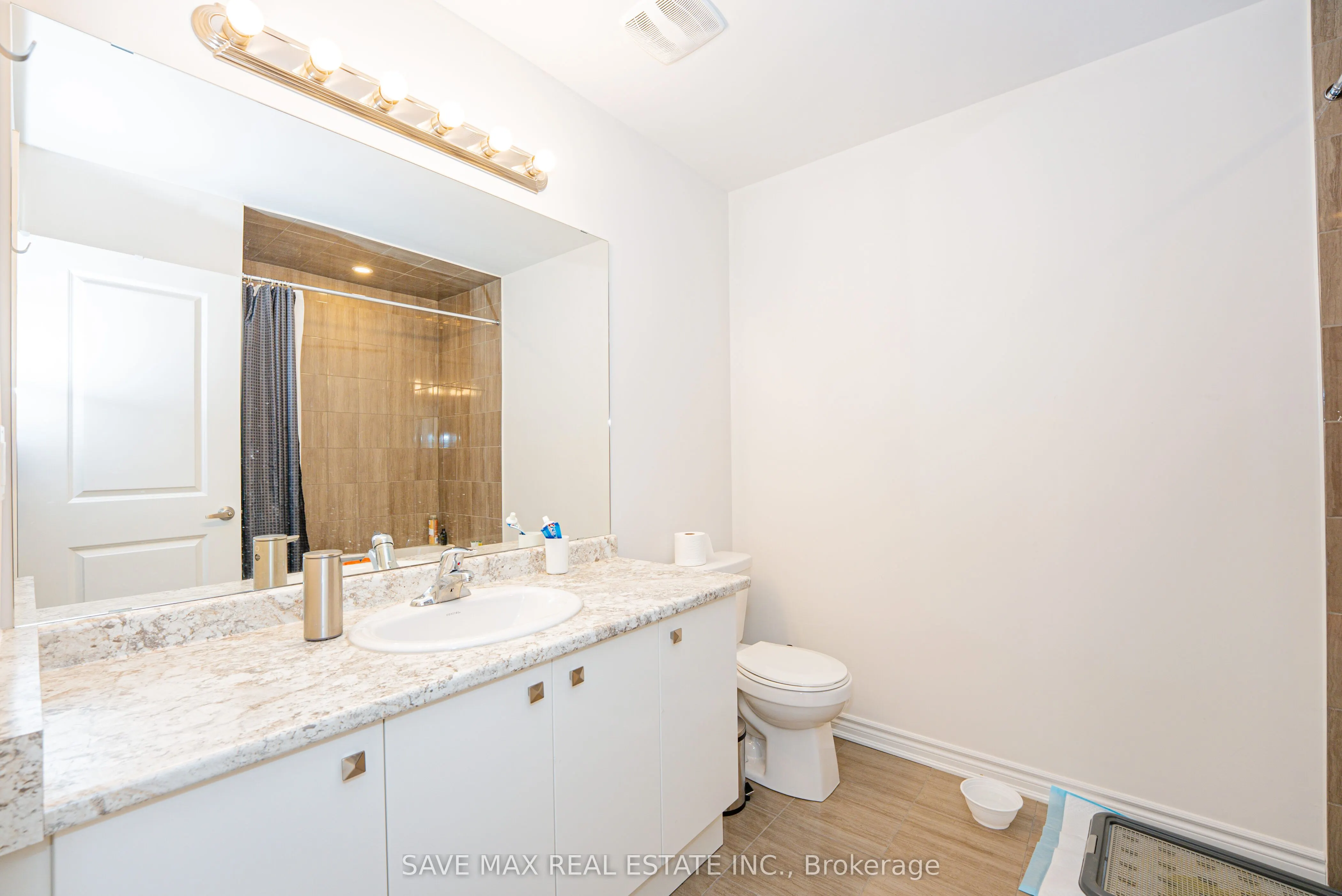 136 Sapphire Way W