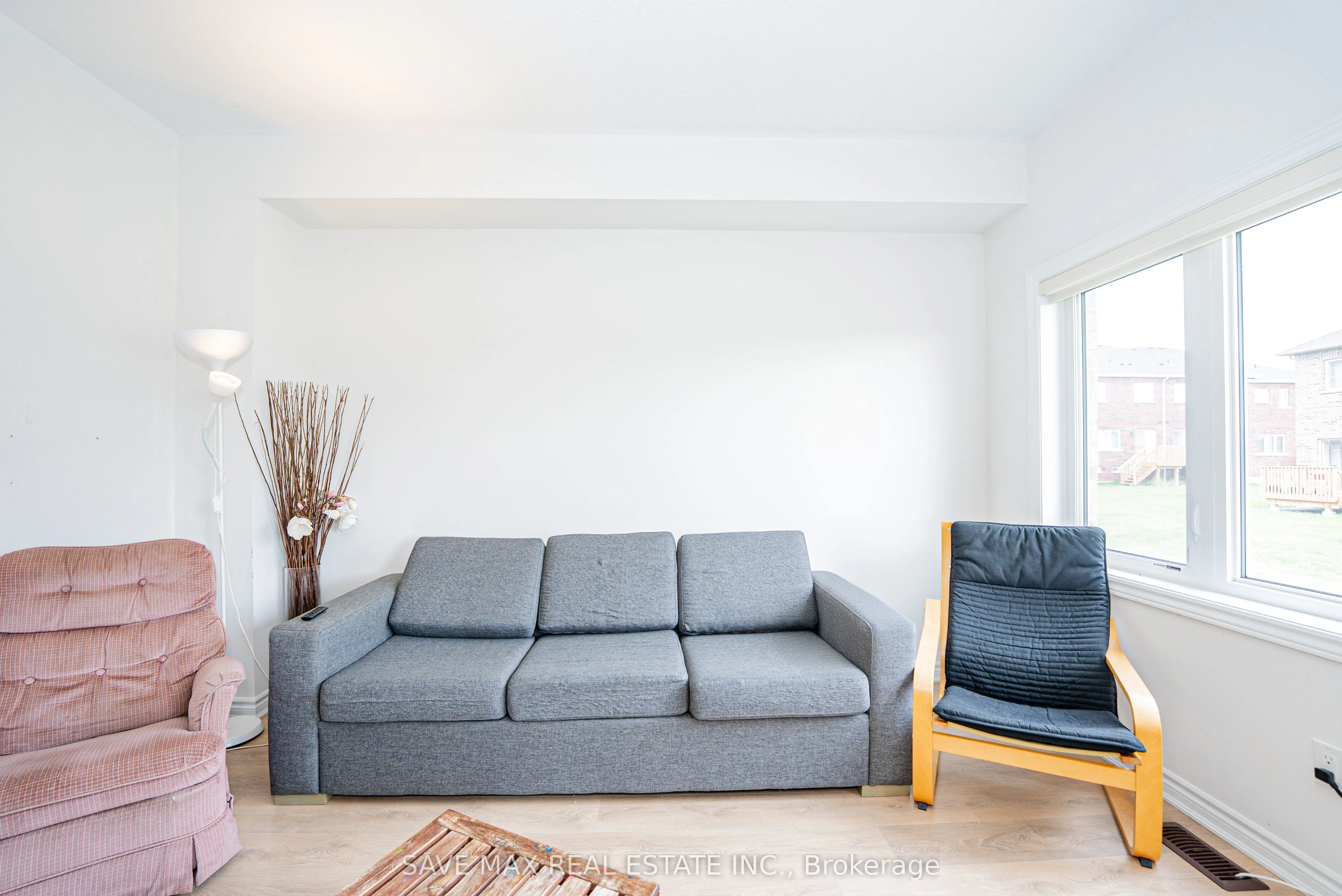 136 Sapphire Way W