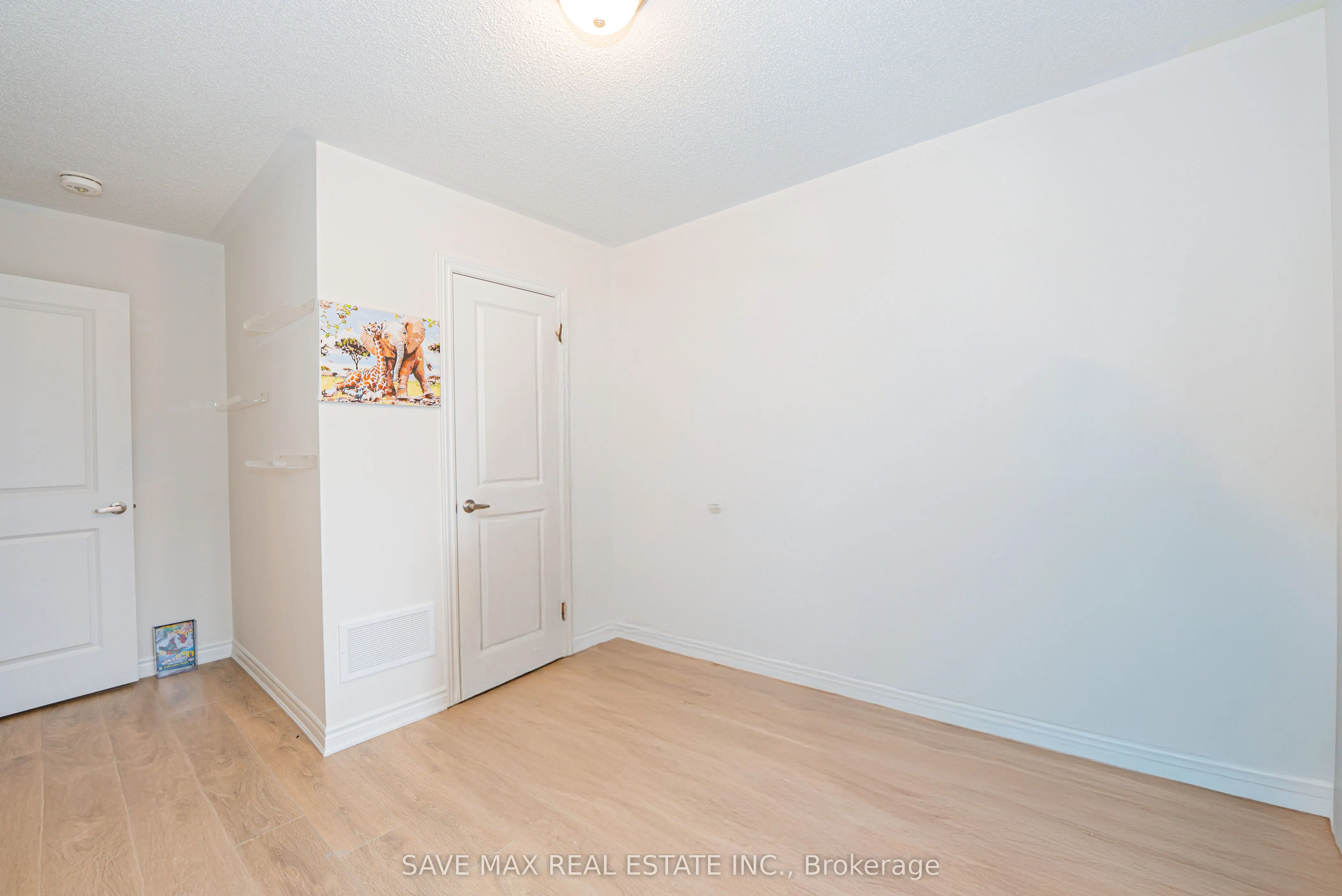 136 Sapphire Way W