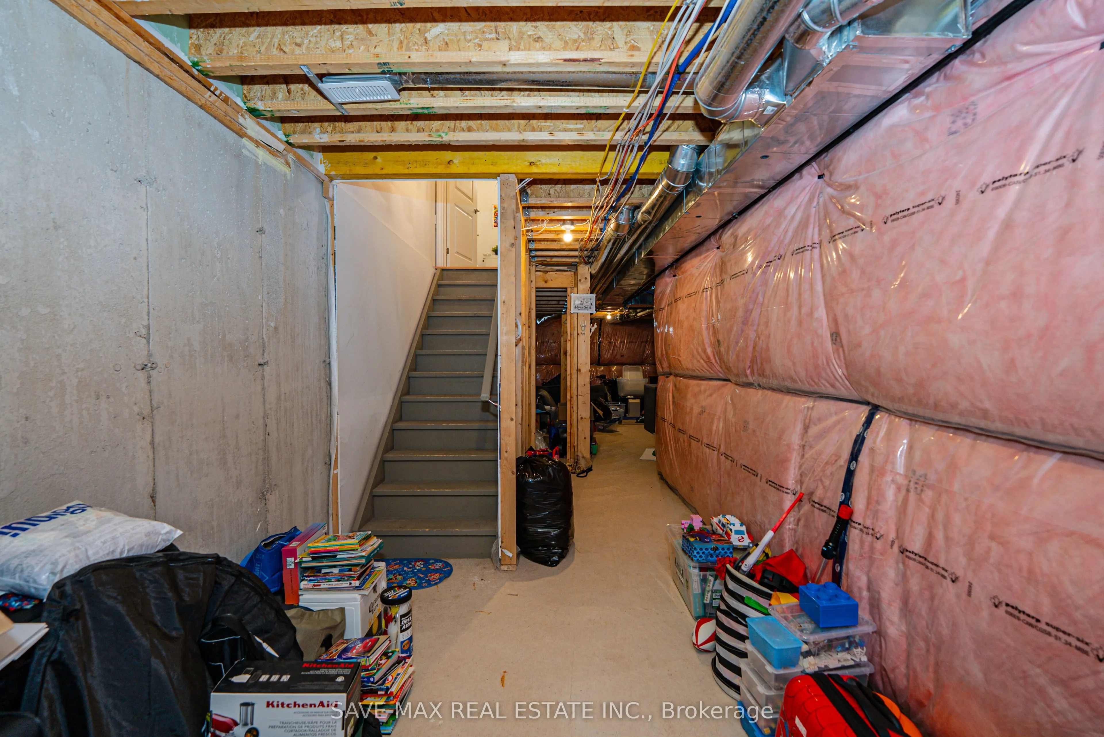 136 Sapphire Way W