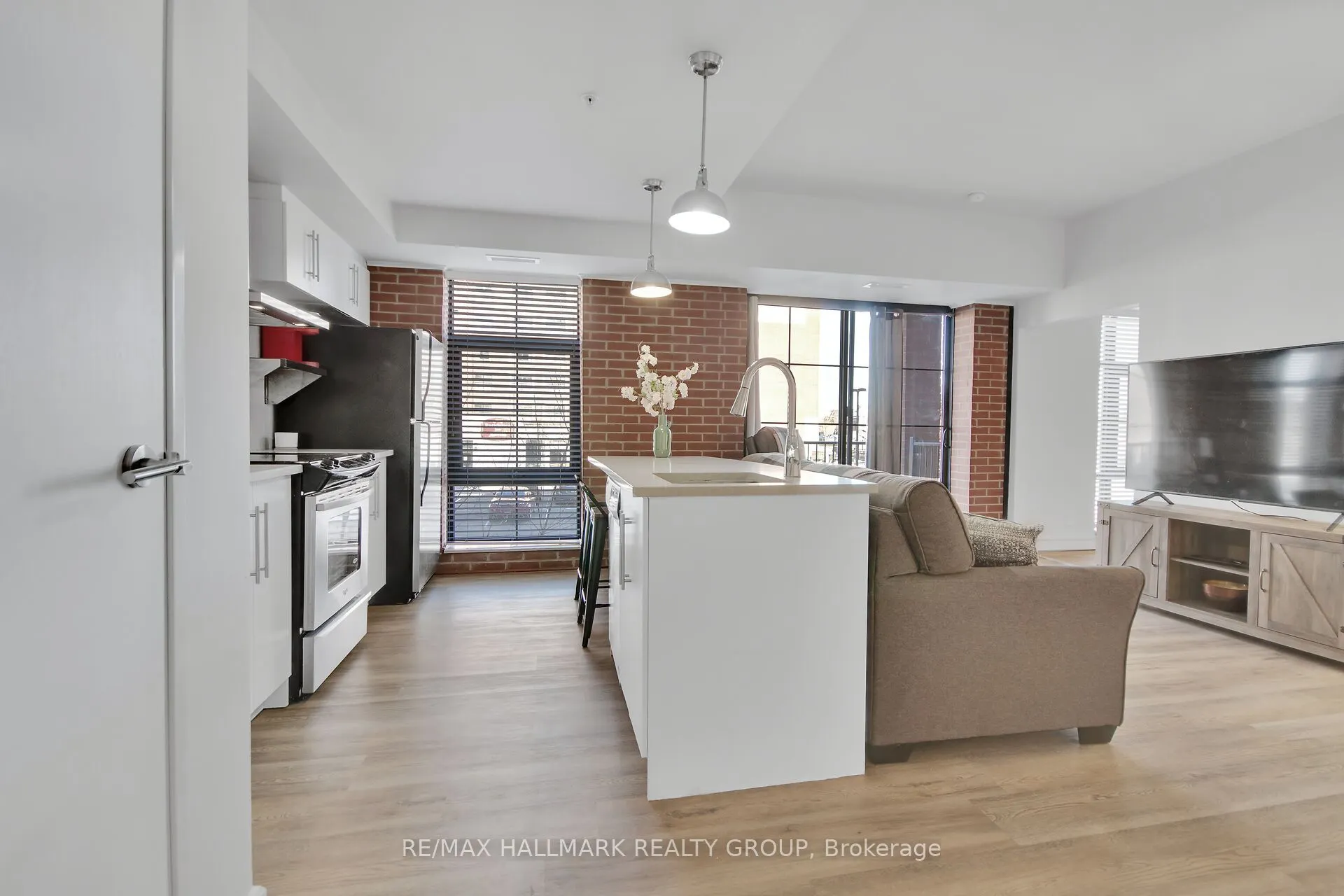 555 Anand Private, #208