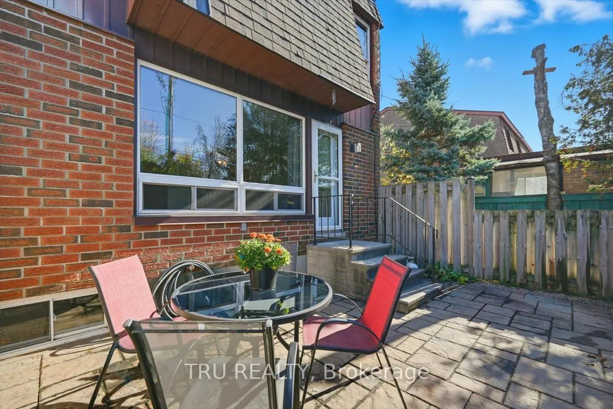 2290 Cotters Crescent, #65
