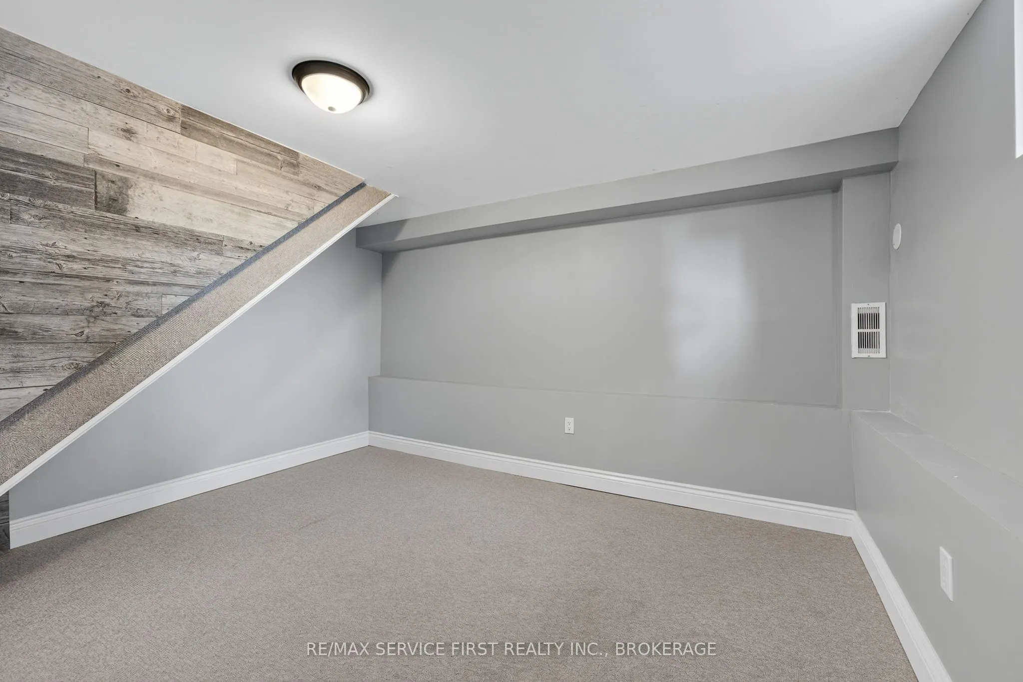 3007 Princess Street