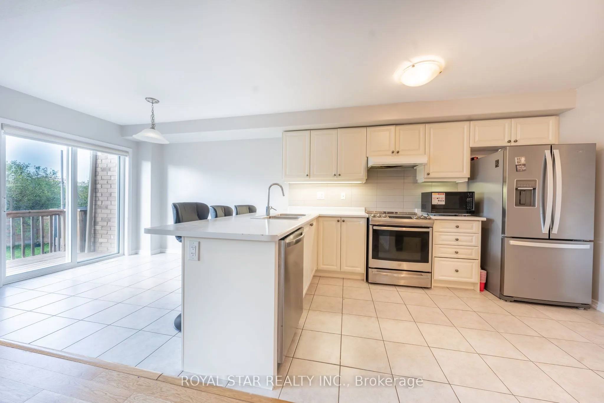 170 Esther Crescent