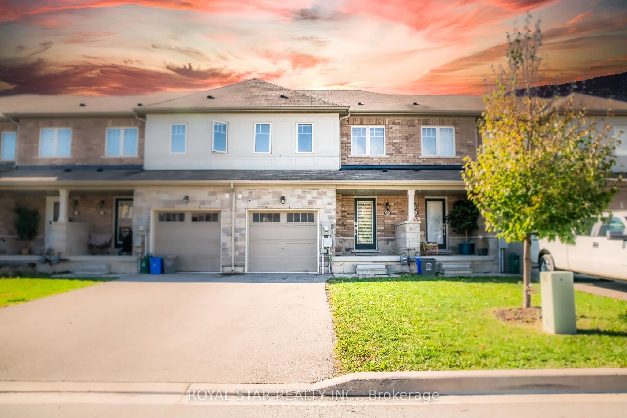 170 Esther Crescent