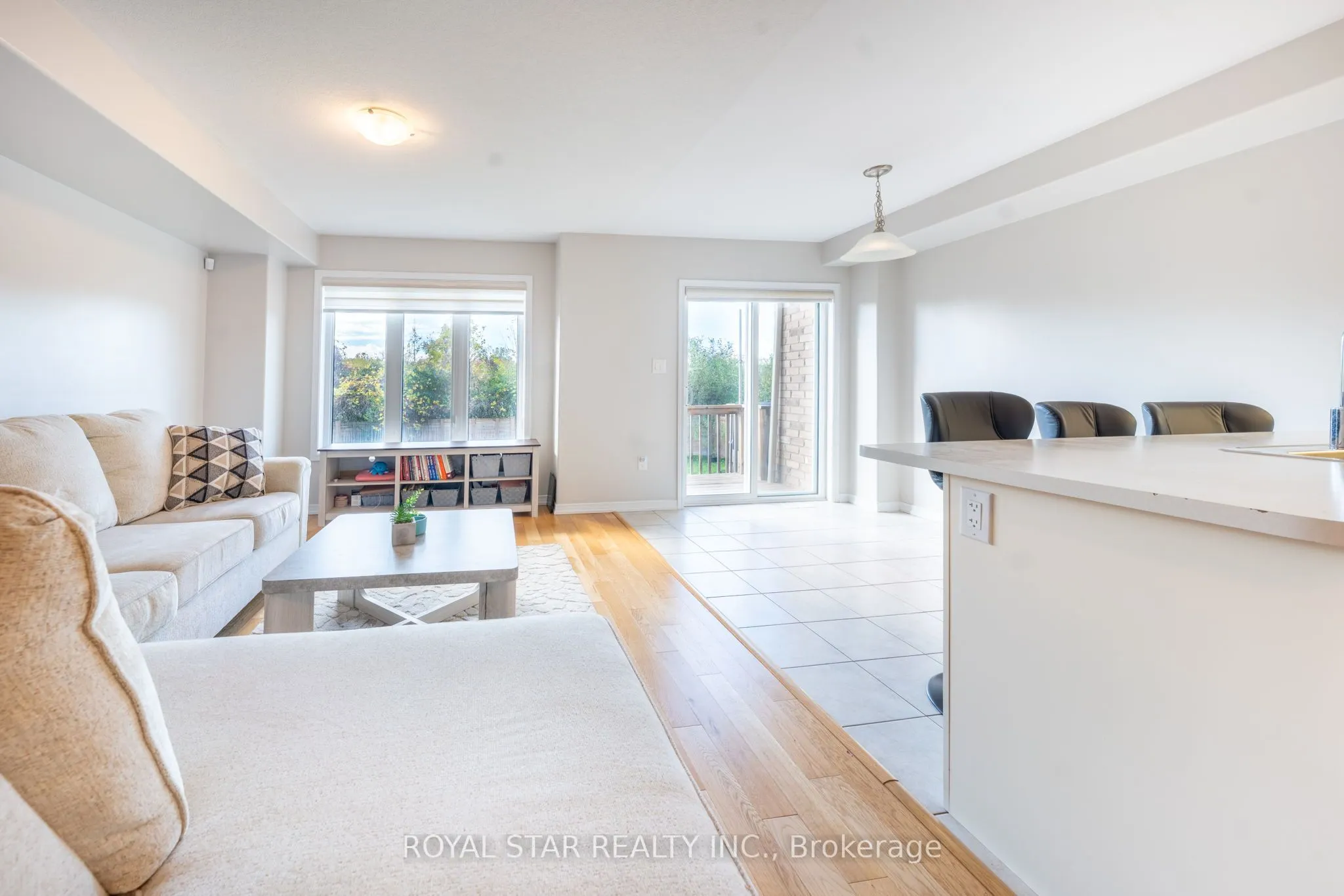 170 Esther Crescent