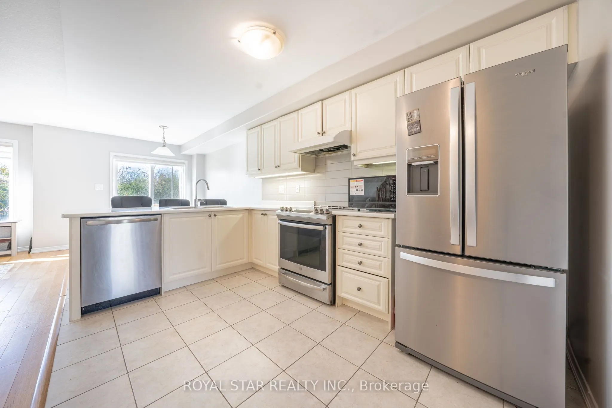 170 Esther Crescent