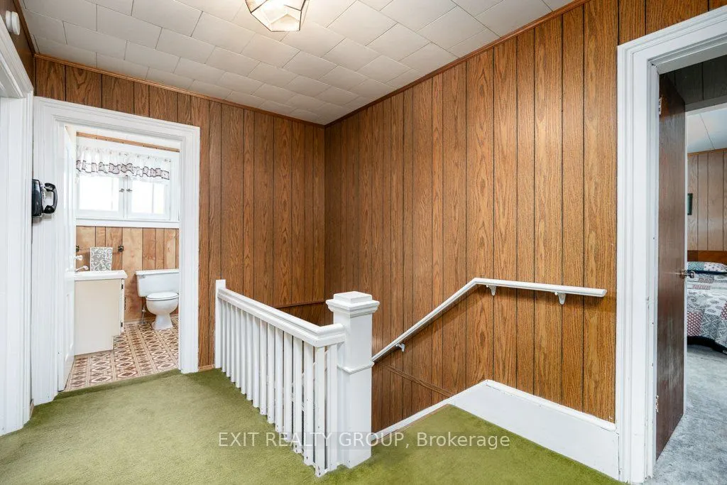 101 River Street E
