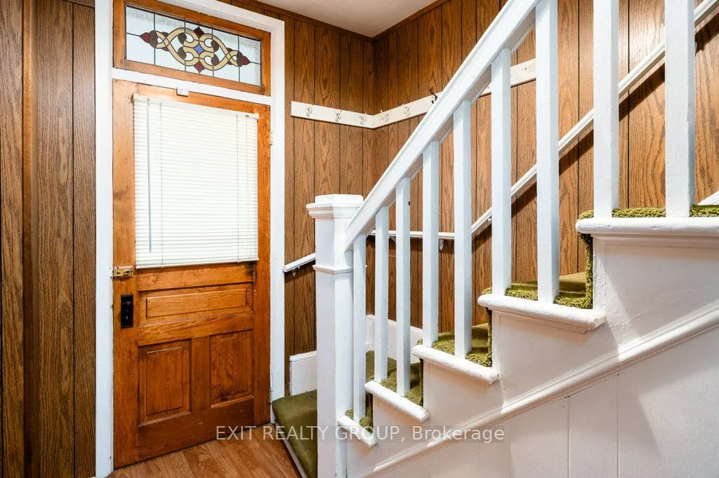101 River Street E