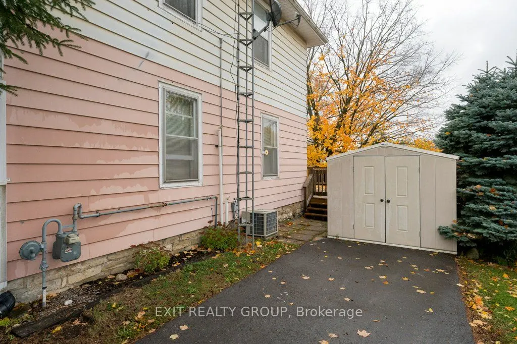 101 River Street E