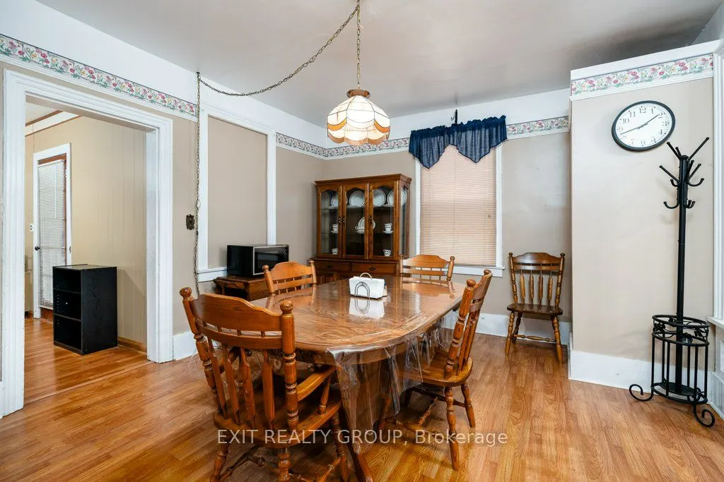 101 River Street E