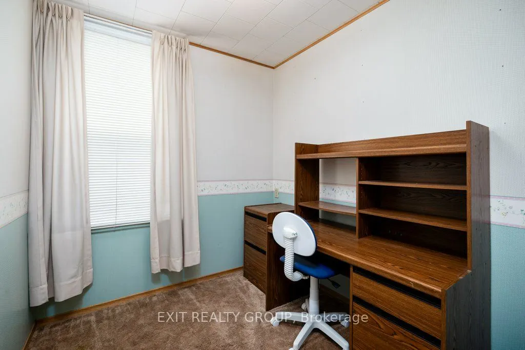 101 River Street E