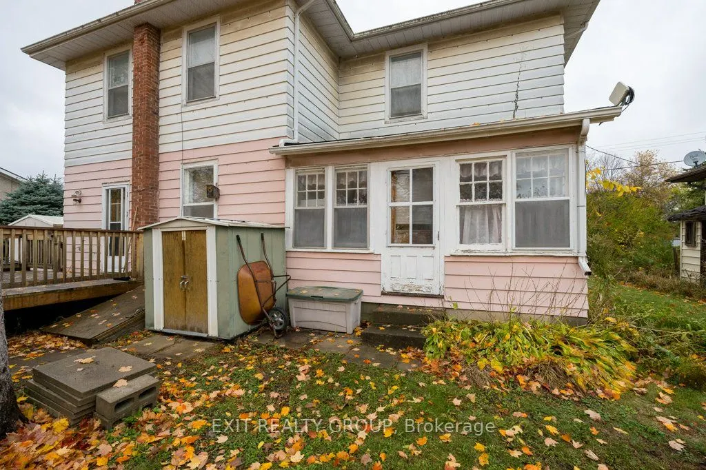 101 River Street E