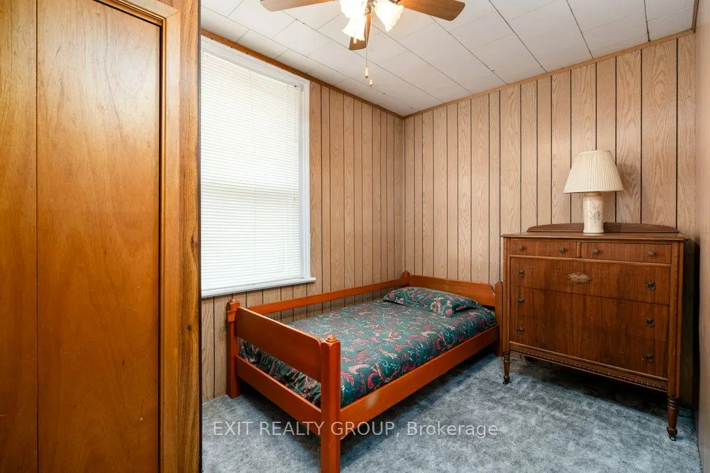 101 River Street E