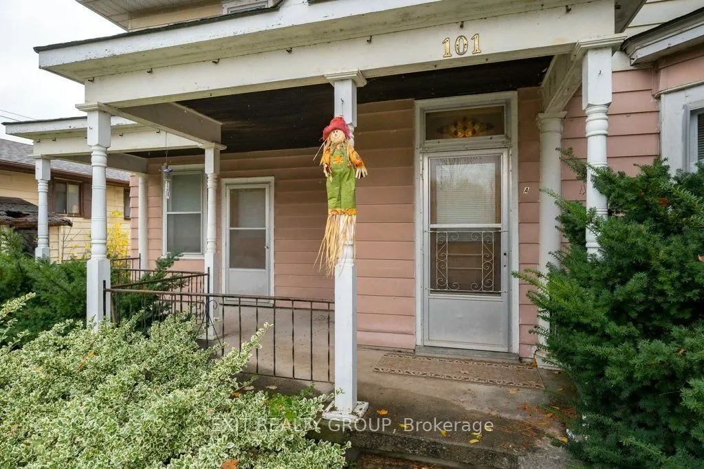 101 River Street E