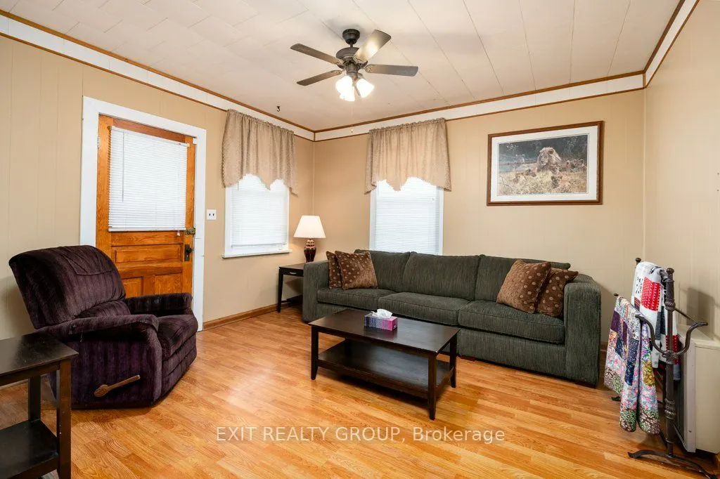 101 River Street E