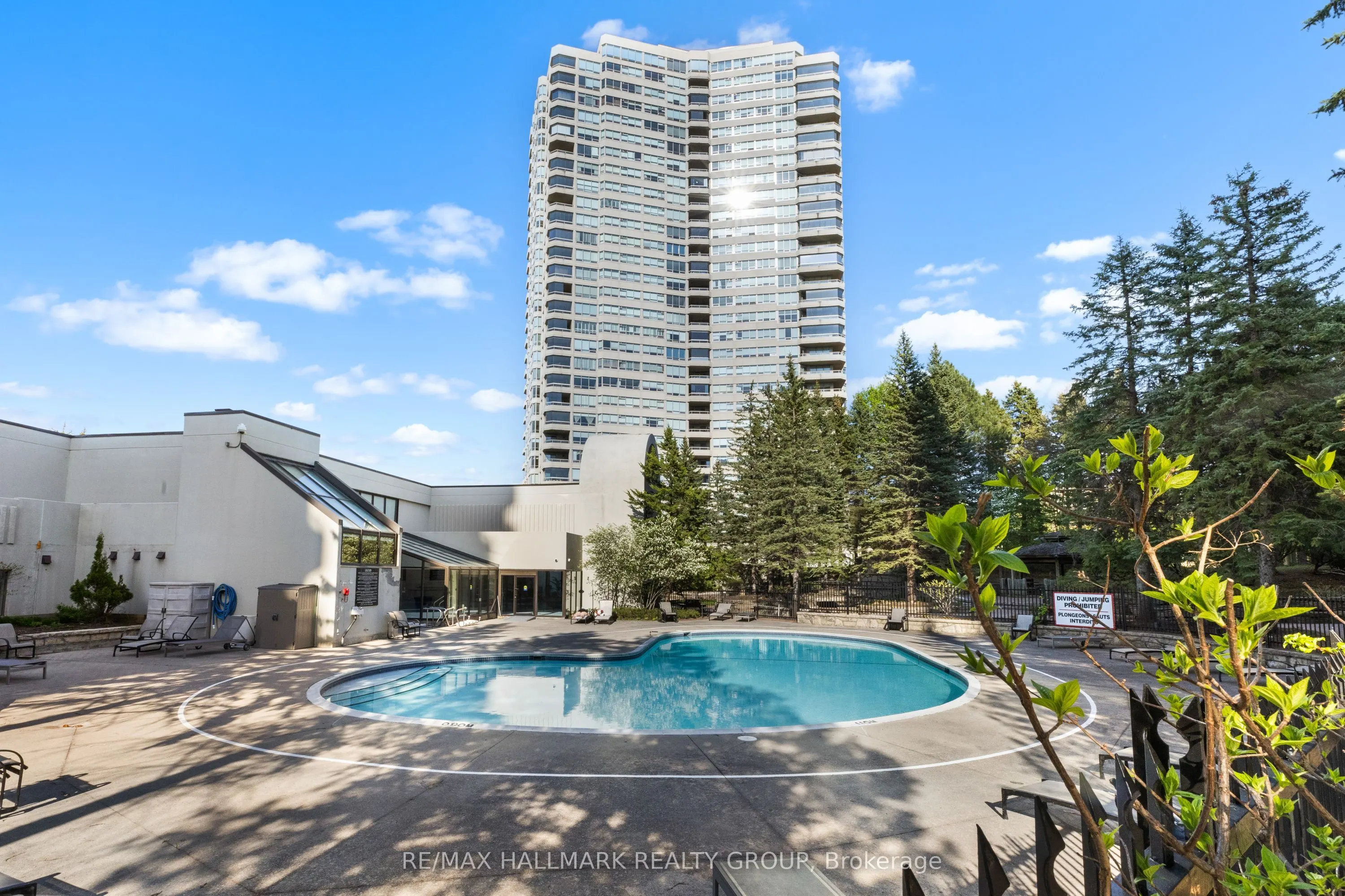 1480 Riverside Drive, #2403