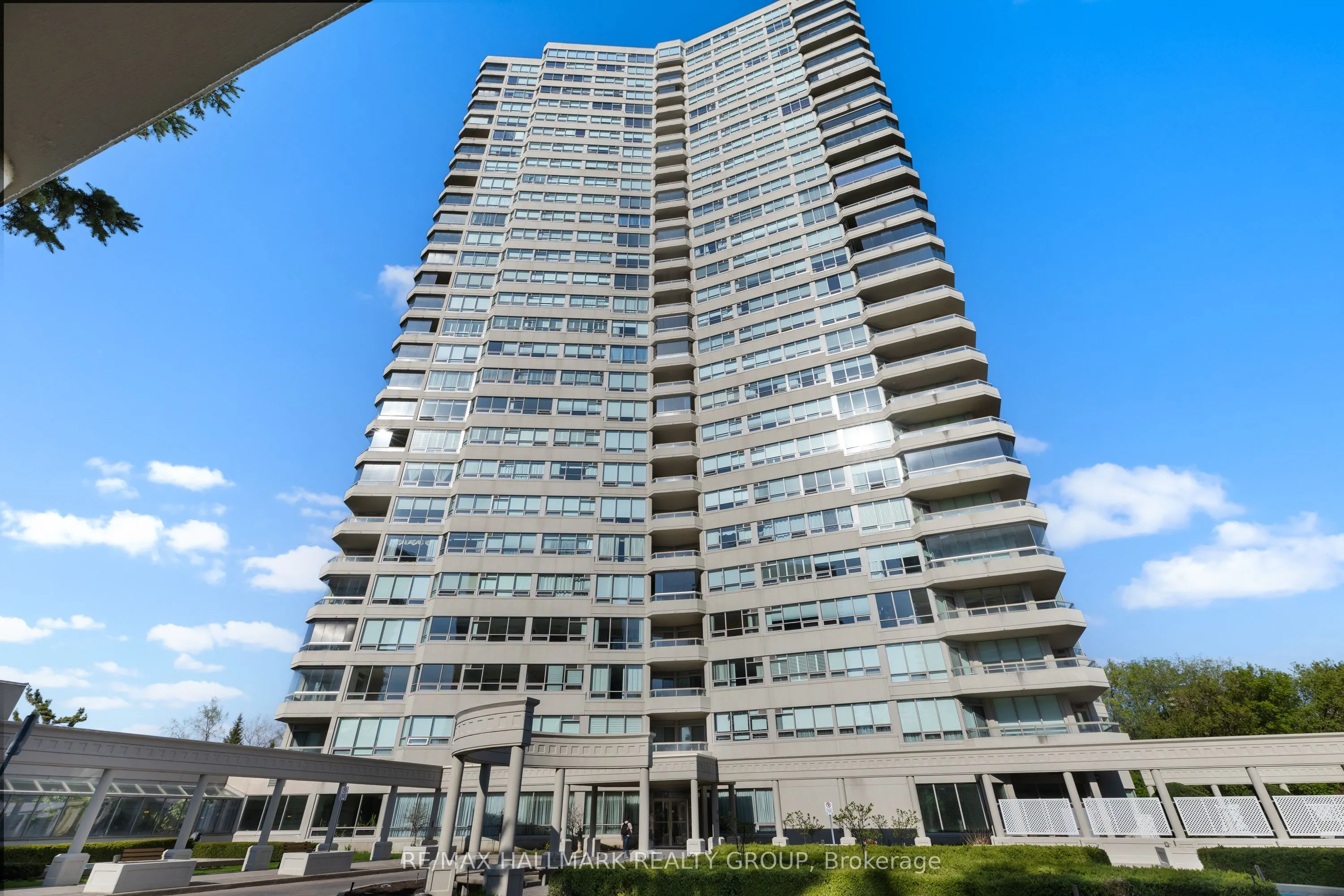 1480 Riverside Drive, #2403