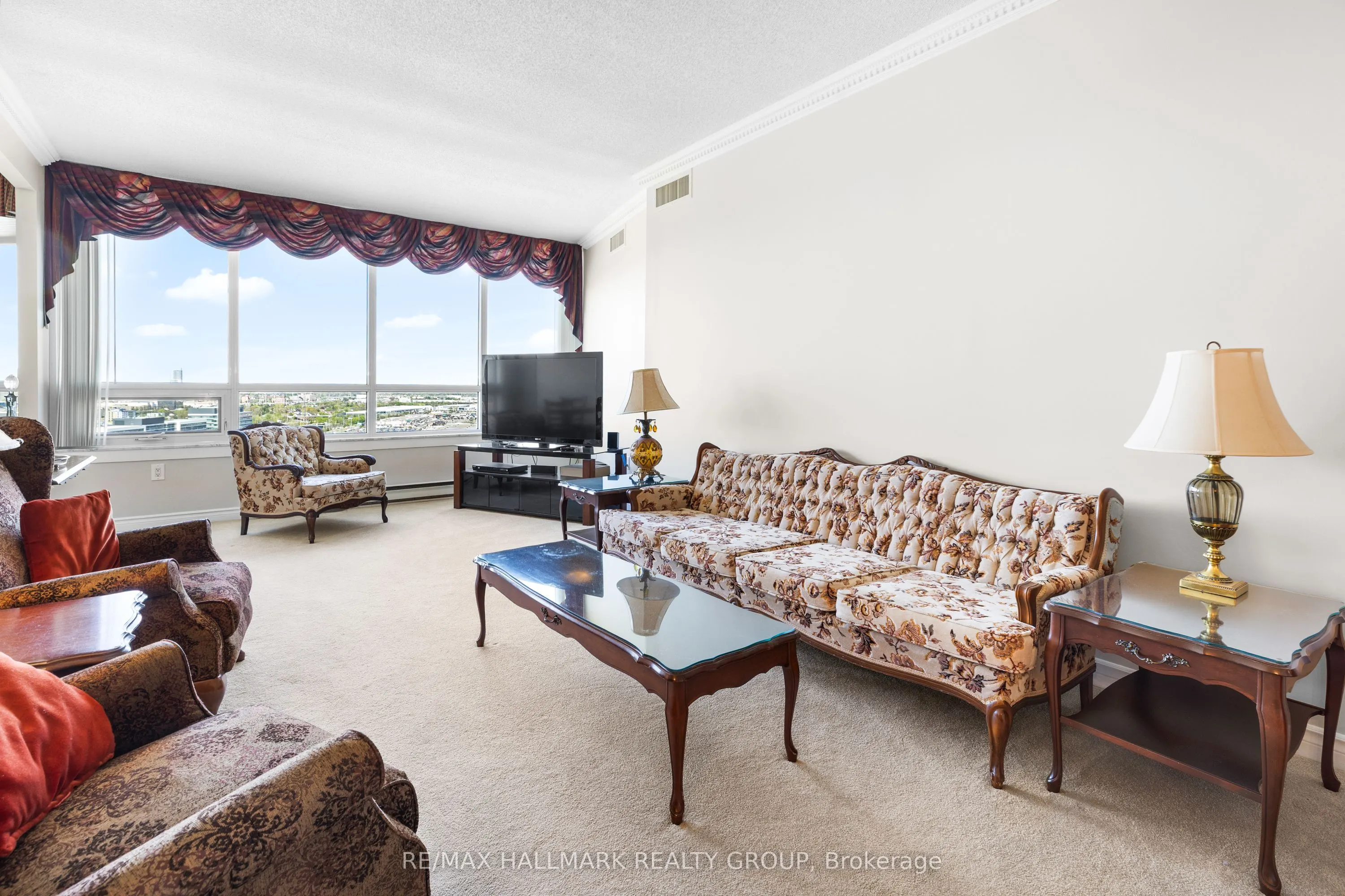 1480 Riverside Drive, #2403