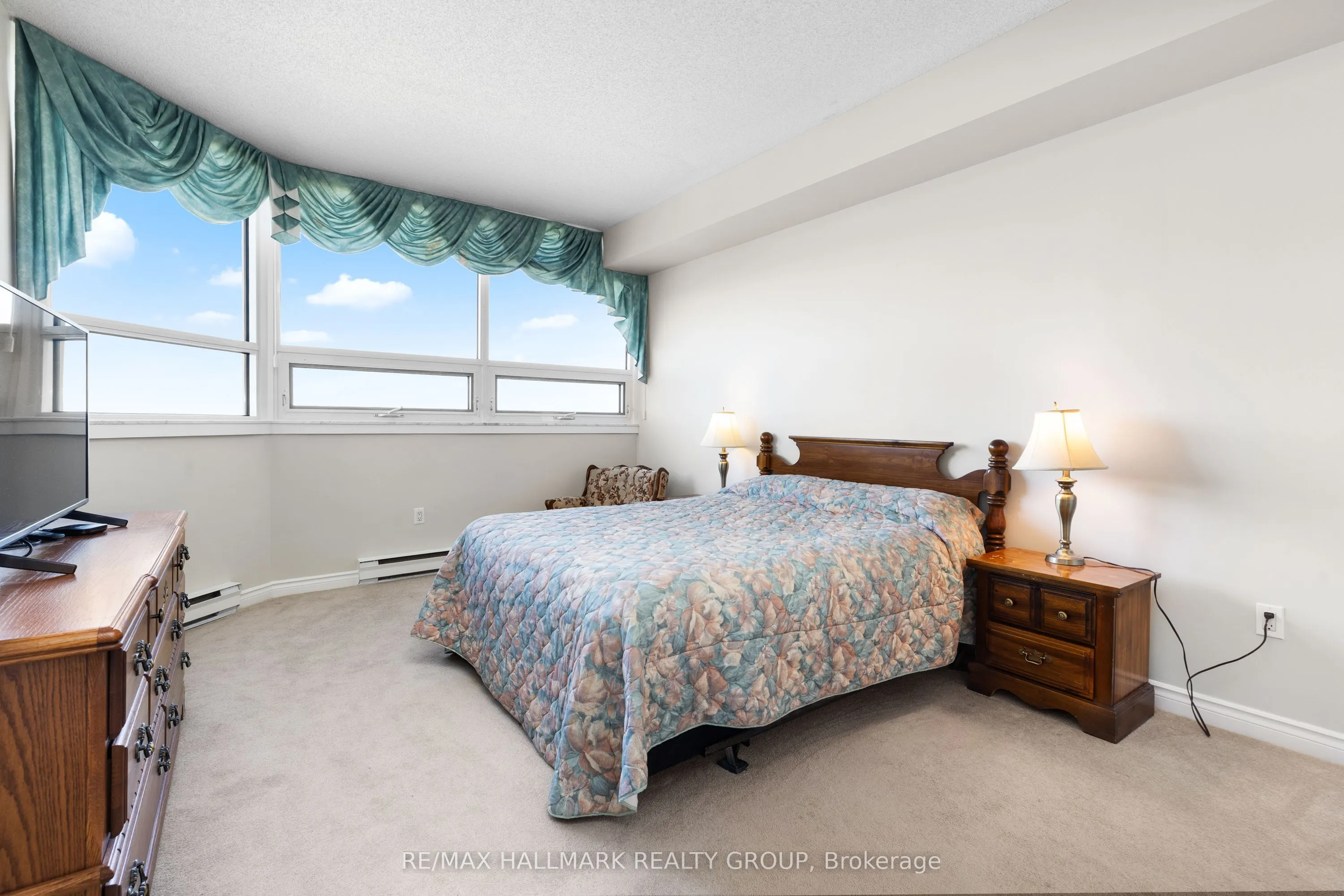 1480 Riverside Drive, #2403