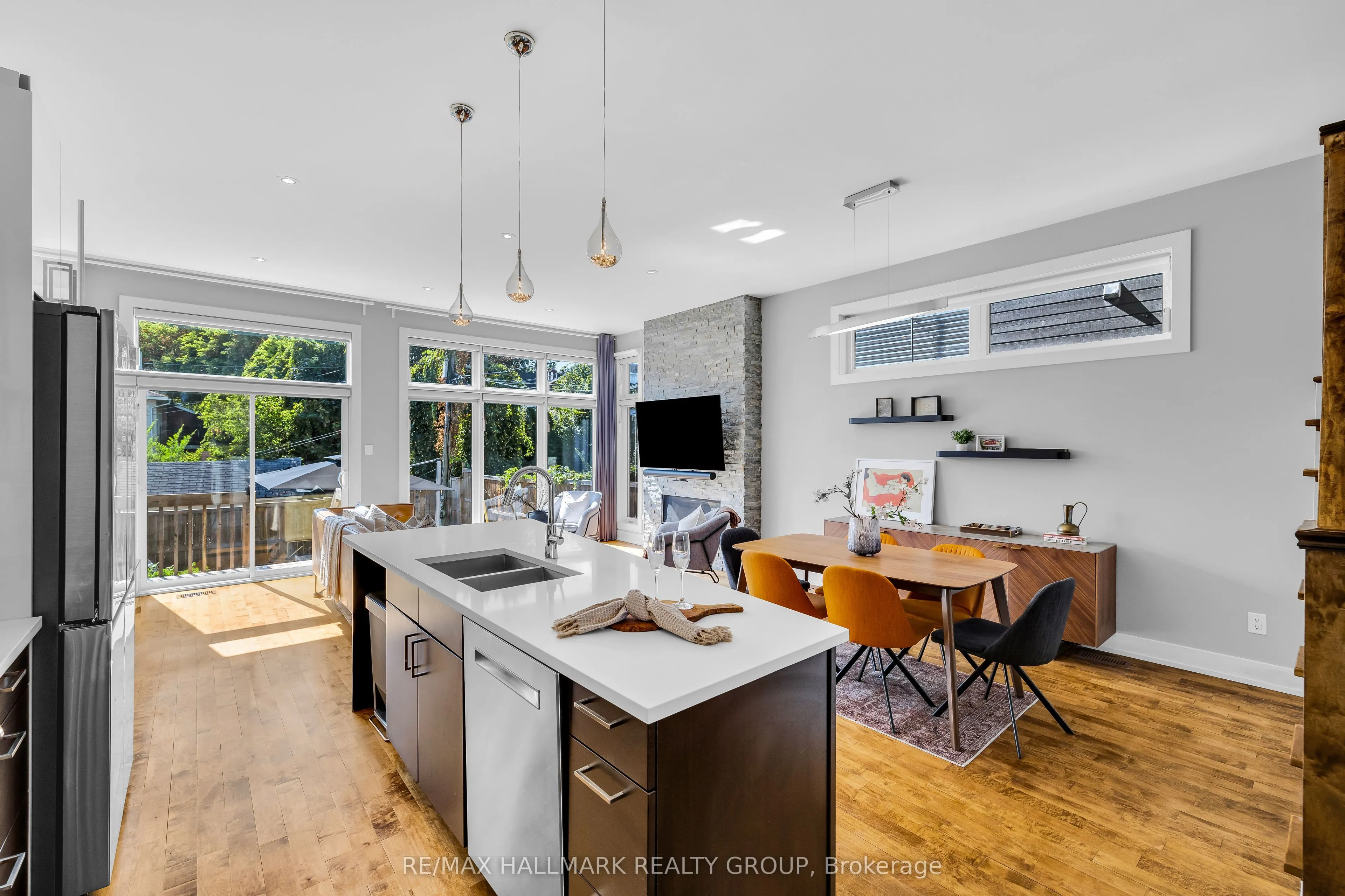 42B Young Street