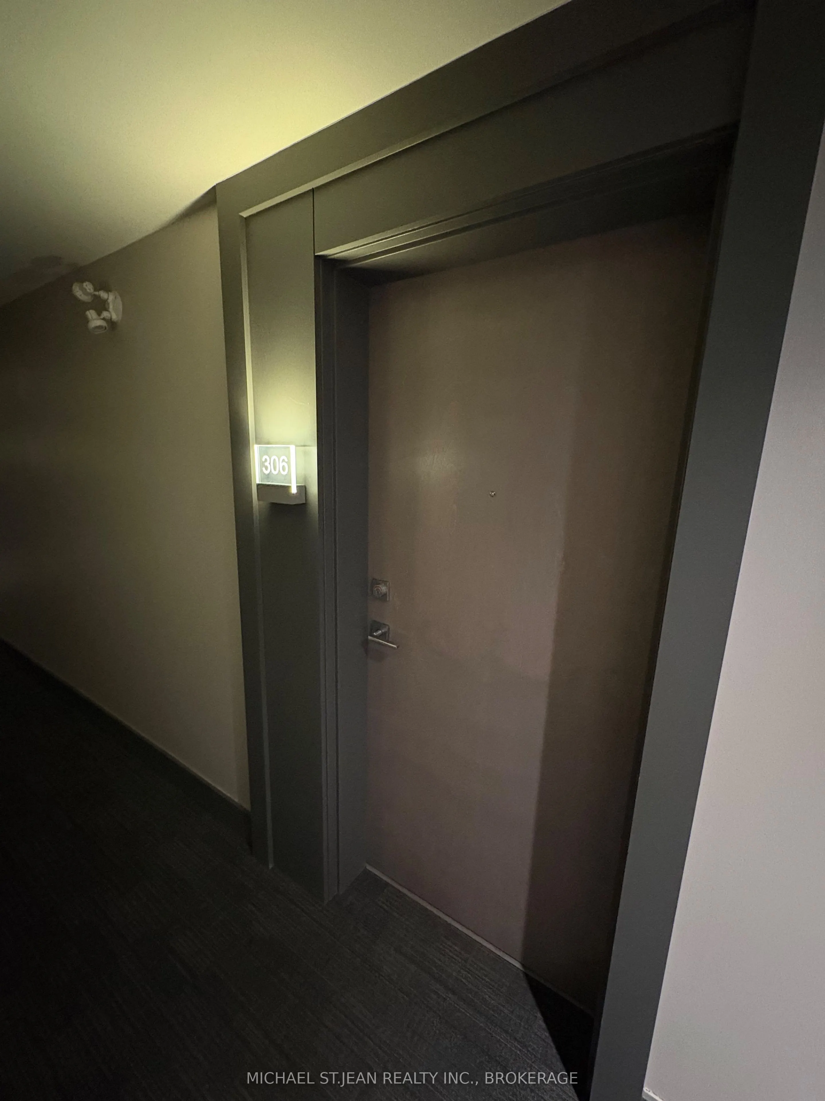 479 Charlton Avenue E, #306