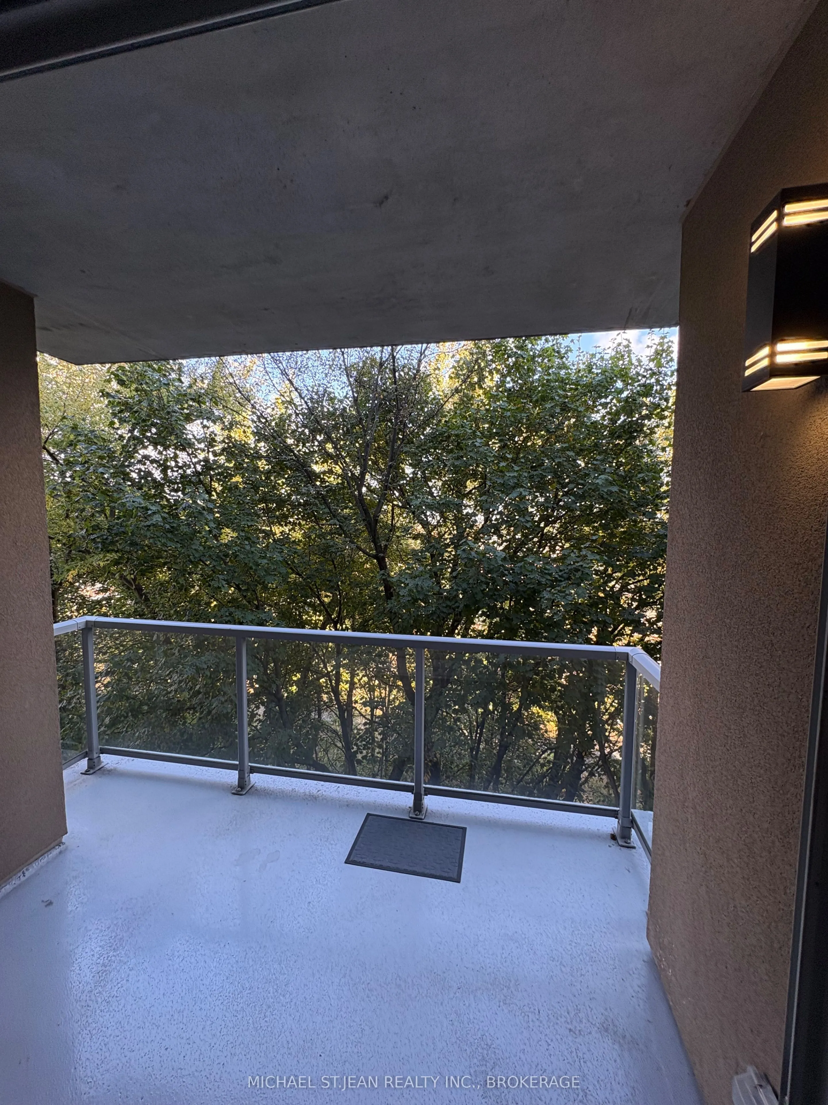 479 Charlton Avenue E, #306
