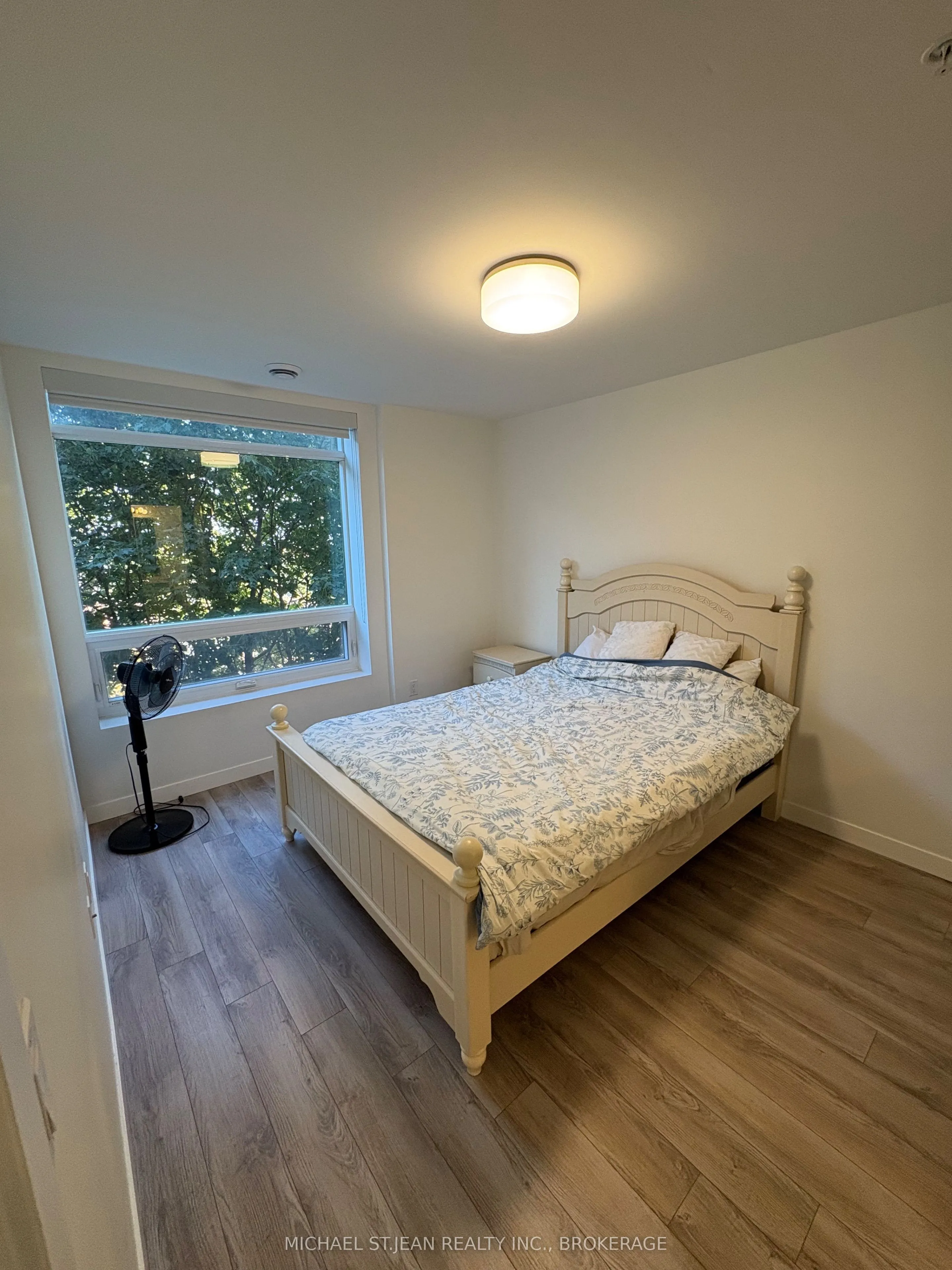 479 Charlton Avenue E, #306