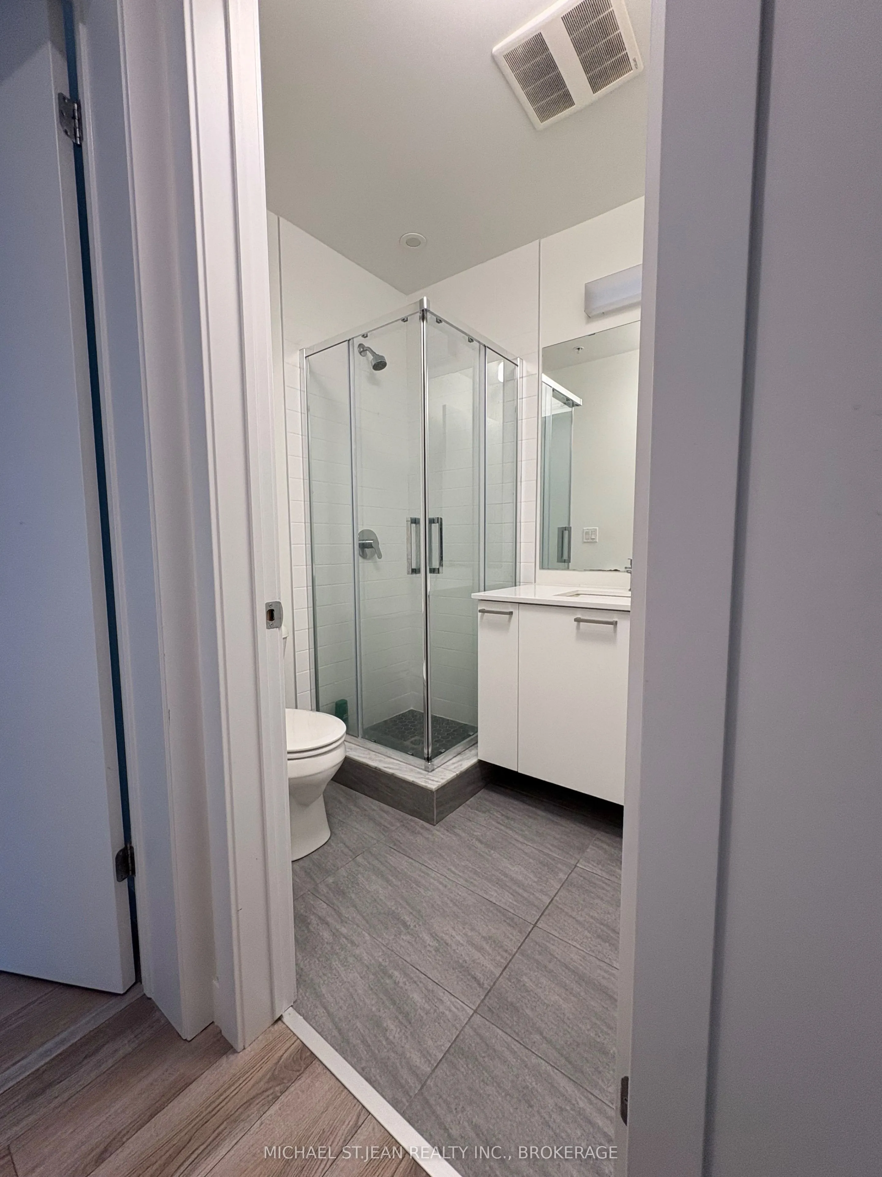 479 Charlton Avenue E, #306