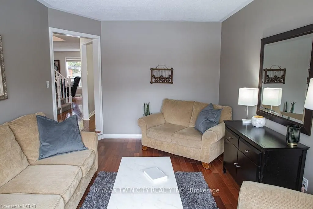42 Redwood Lane