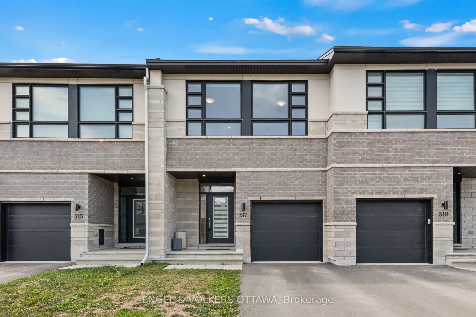 517 Cobra Crescent