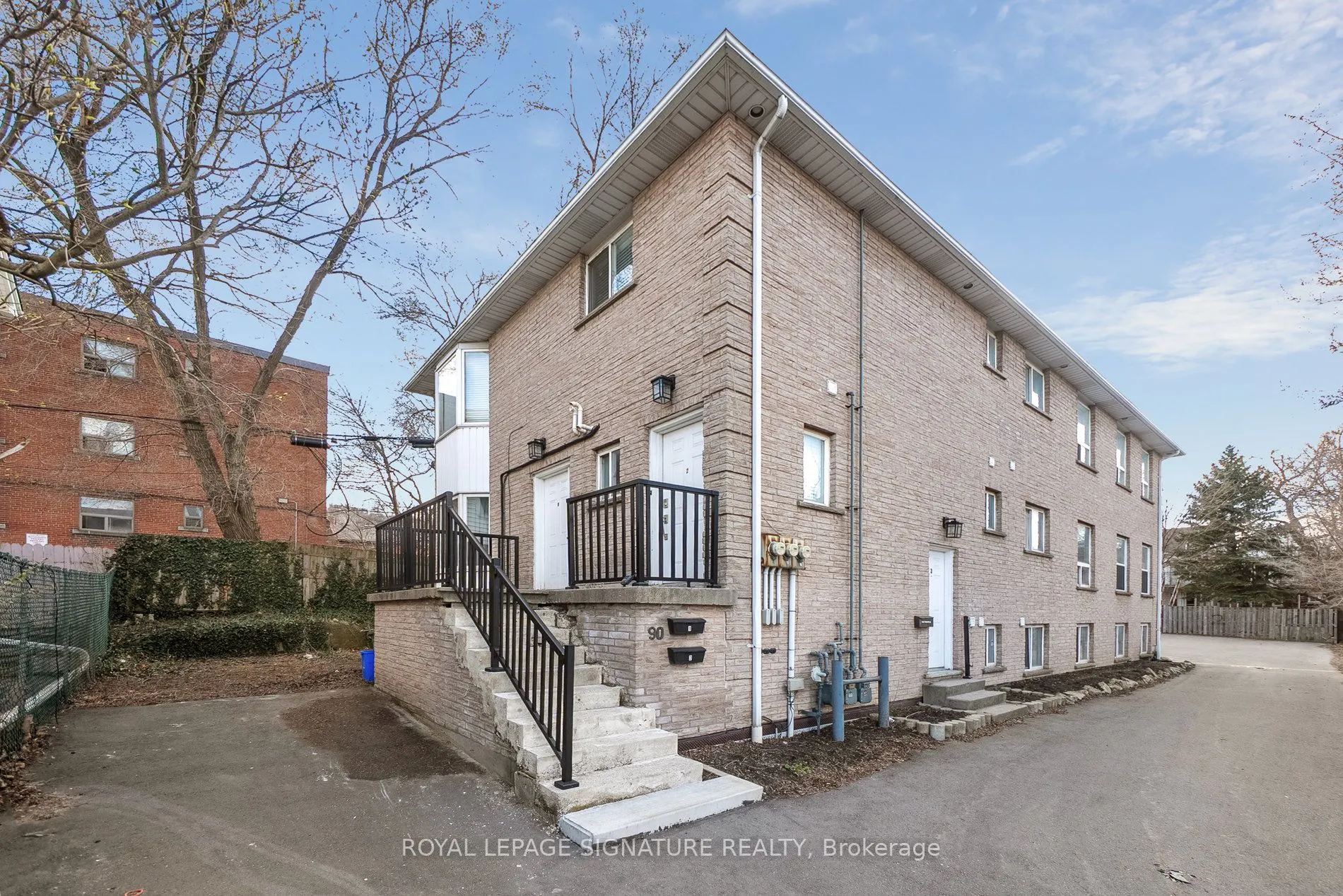 90 Tisdale Street S