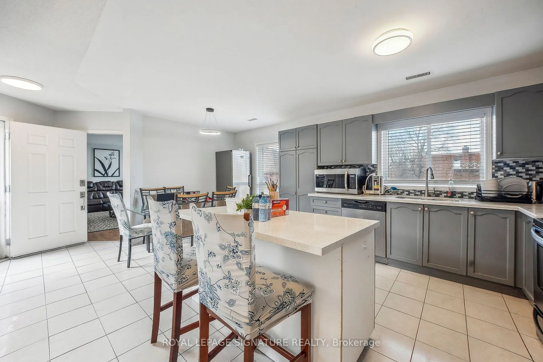 90 Tisdale Street S