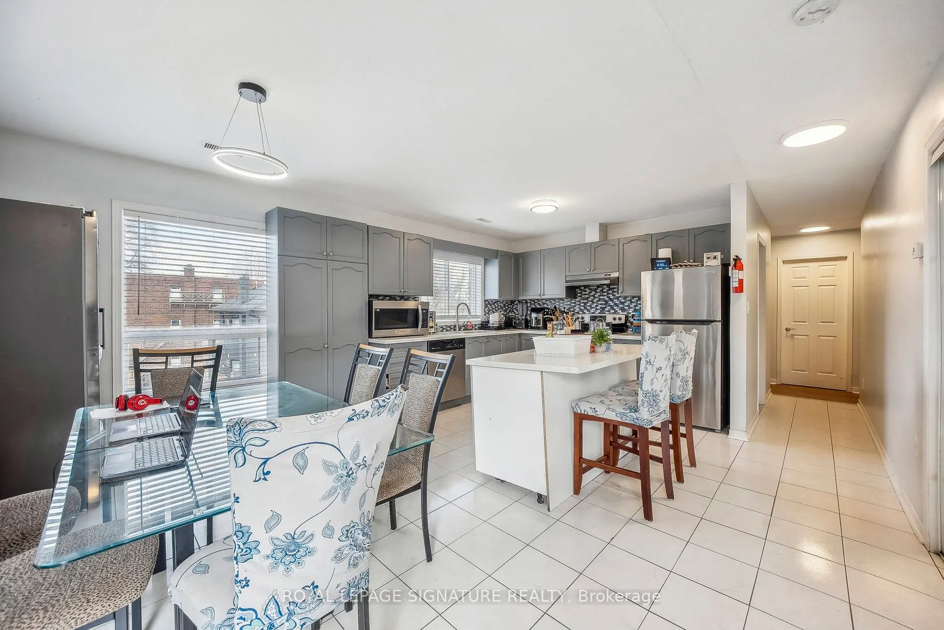 90 Tisdale Street S
