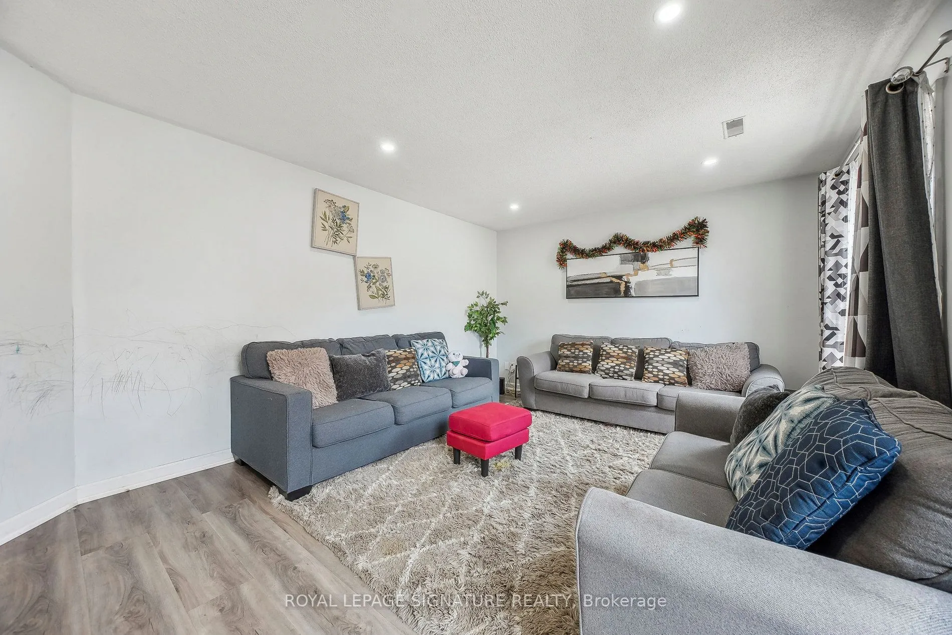 90 Tisdale Street S