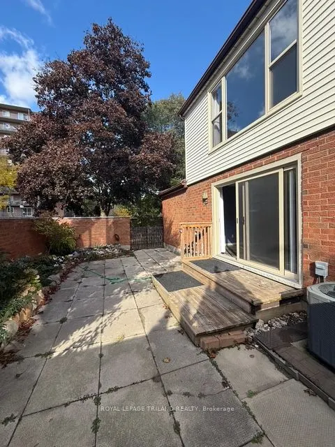 770 Fanshawe Park Road E, #22