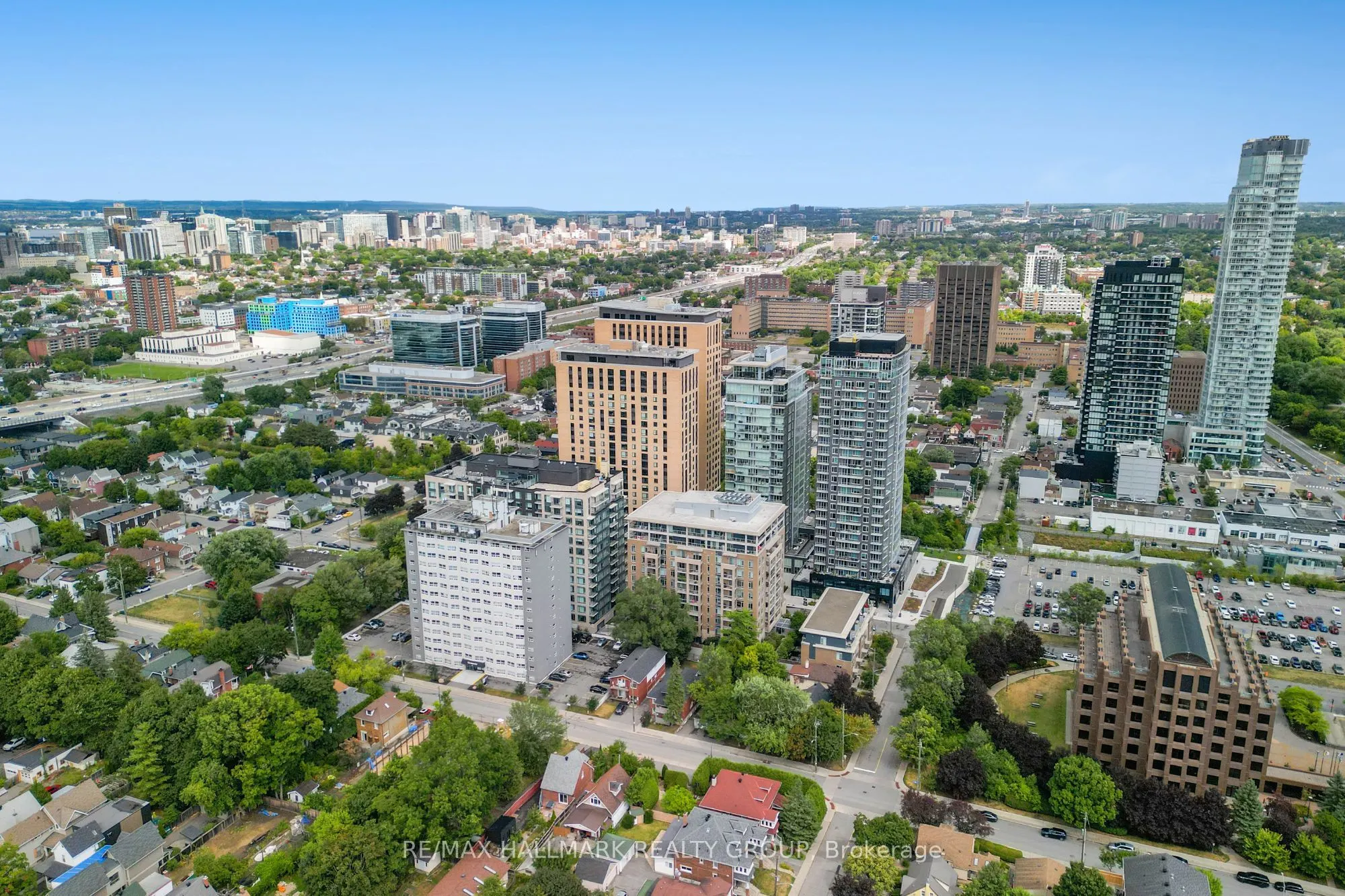 100 Champagne Avenue S, #706