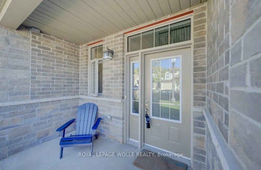 286 Tall Grass Crescent, #15