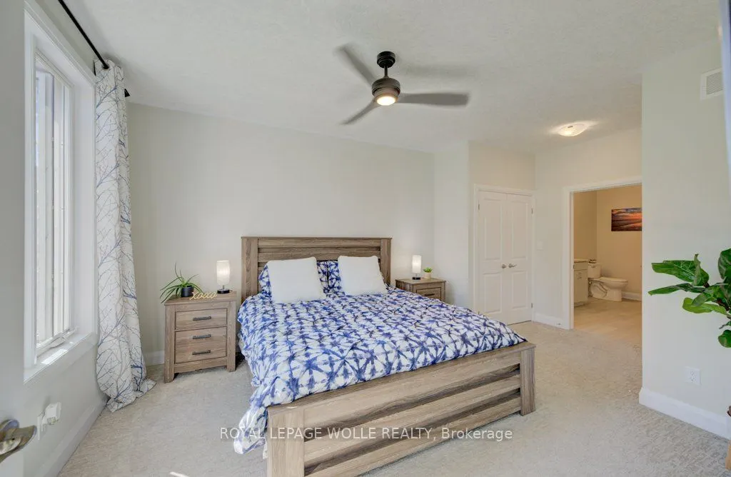 286 Tall Grass Crescent, #15