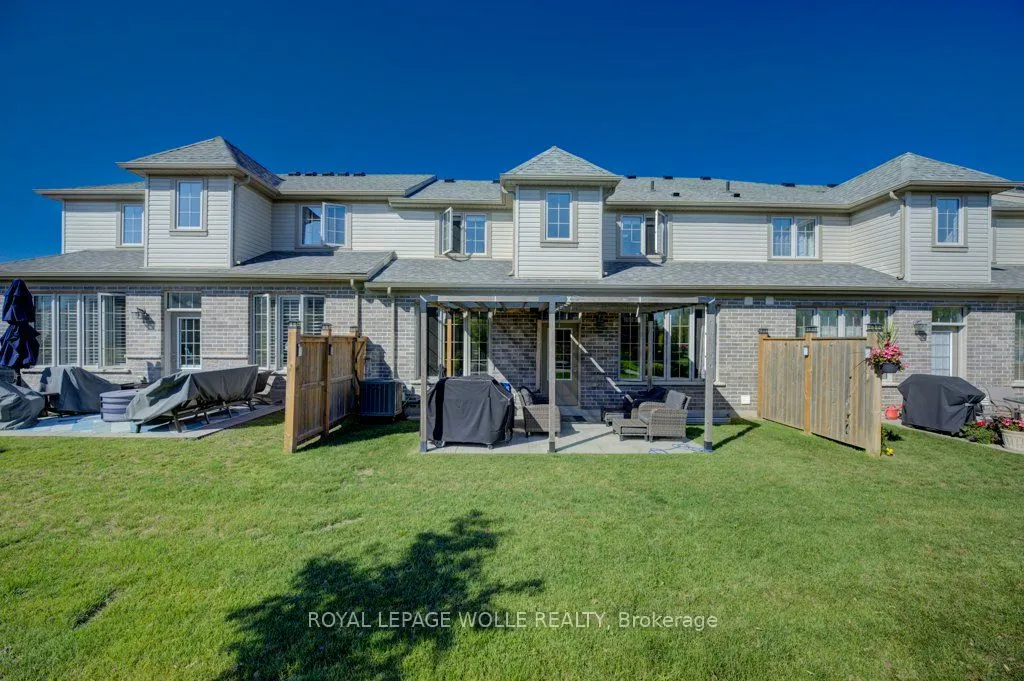 286 Tall Grass Crescent, #15