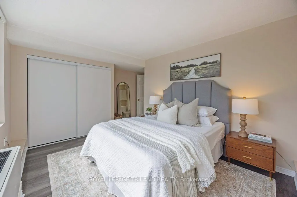 155 Kent Street, #1105