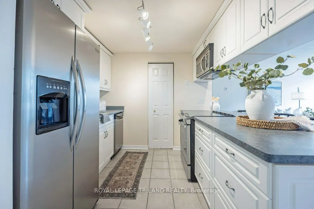 155 Kent Street, #1105