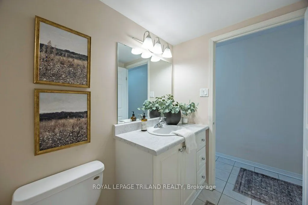 155 Kent Street, #1105