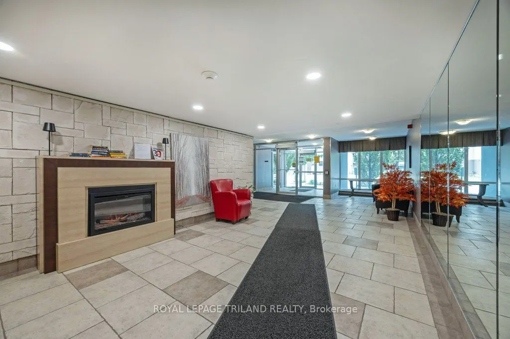 155 Kent Street, #1105