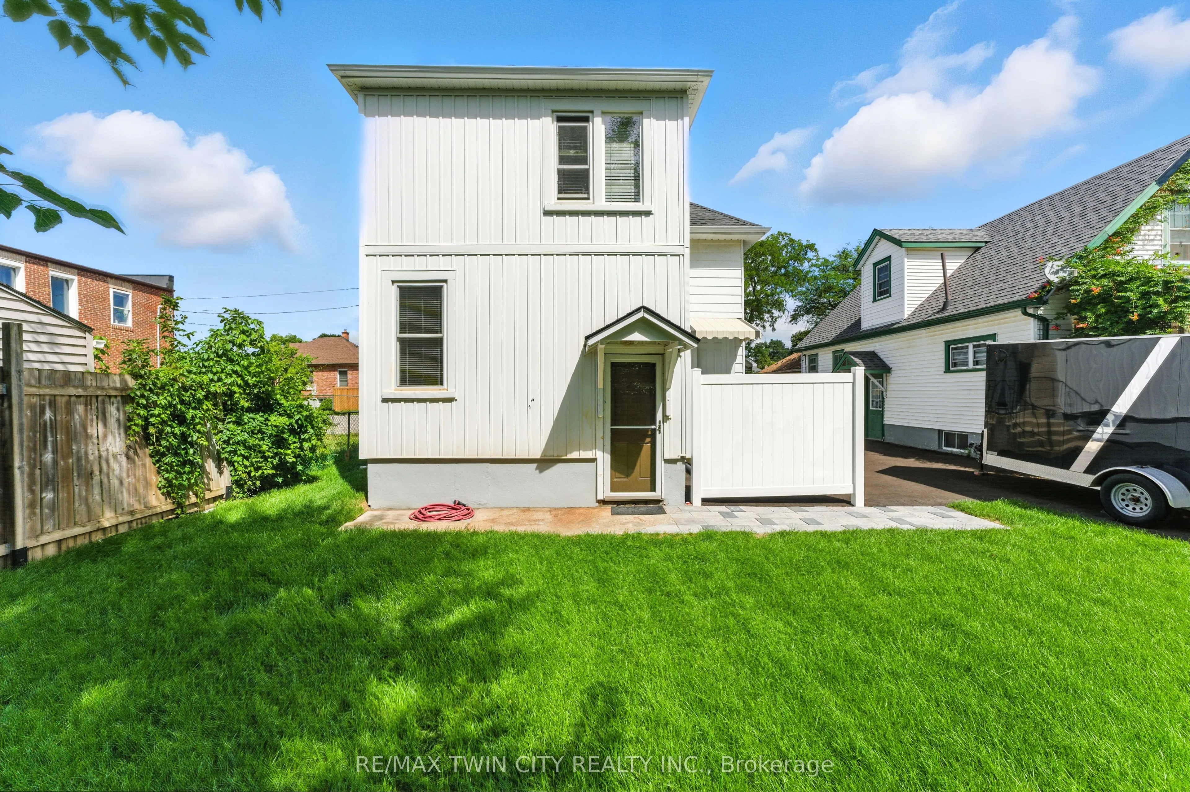 39 Allenby Avenue
